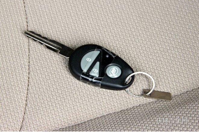 2012款 冠軍版 1.3L 手動(dòng)豪華型