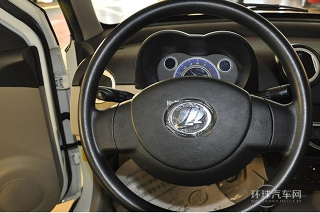 2012款 冠軍版 1.3L CVT標(biāo)準(zhǔn)型