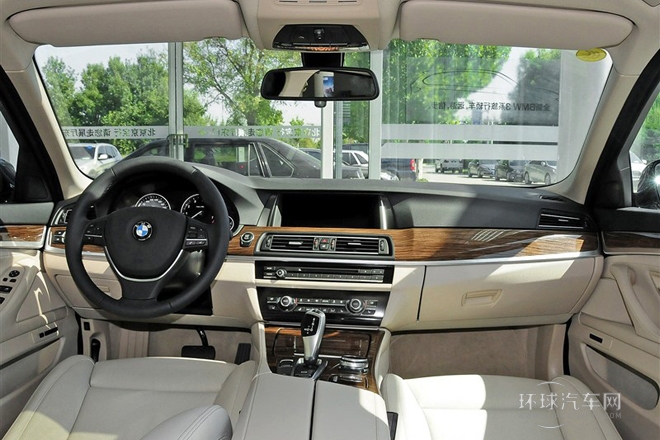 2014款 530Li 風(fēng)尚設(shè)計(jì)套裝