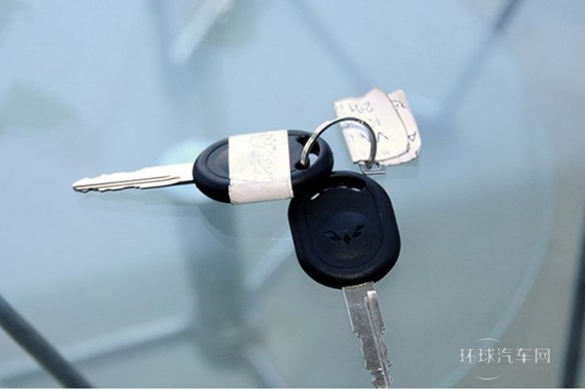 2010款 1.2L 標(biāo)準(zhǔn)型