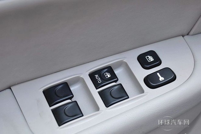 2012款 1.8L 手動商務版