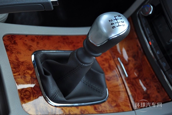 2012款 2.0L 手動豪華型