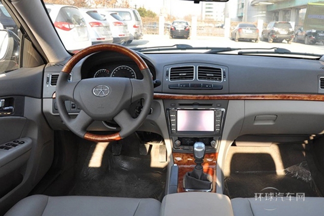 2012款 2.0L 手動尊貴型