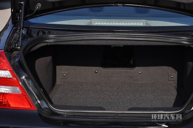 2012款 2.0L 手動尊貴型