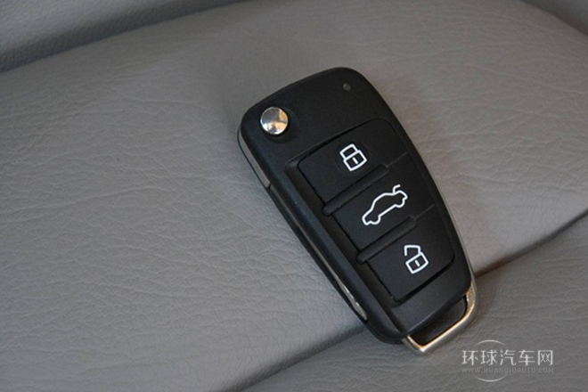 2012款 2.0L 手動尊貴型