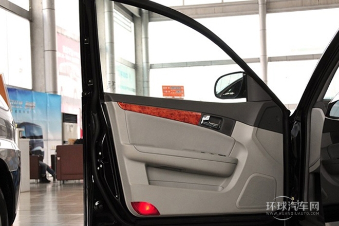 2012款 2.0L 自動豪華型