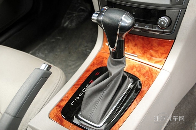 2012款 2.0L 自動尊崇型