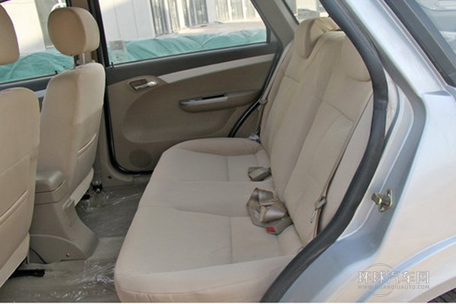 2011款 520i 1.3L 舒適型