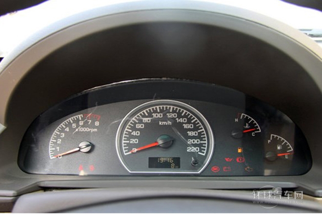 2011款 520i 1.3L 舒適型