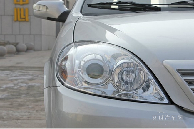 2011款 520i 1.3L 舒適型