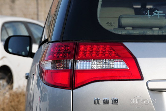 2013款 2.0L 手動舒適型