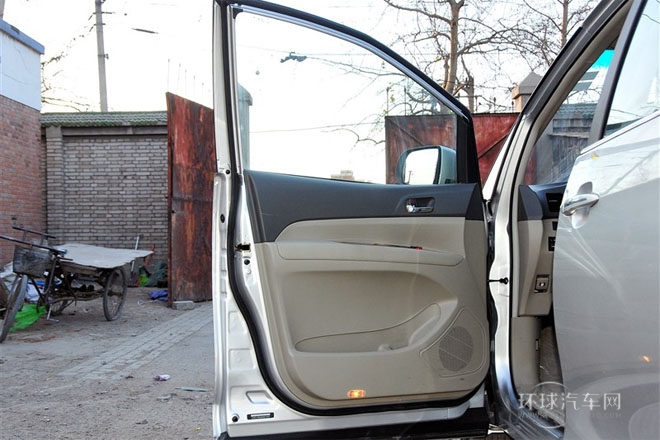 2013款 2.0L 手動舒適型