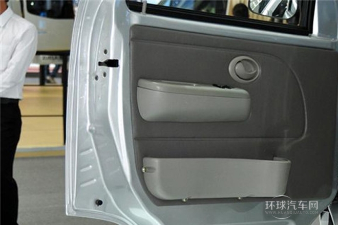 2011款 1.0L豪華型LF465Q5