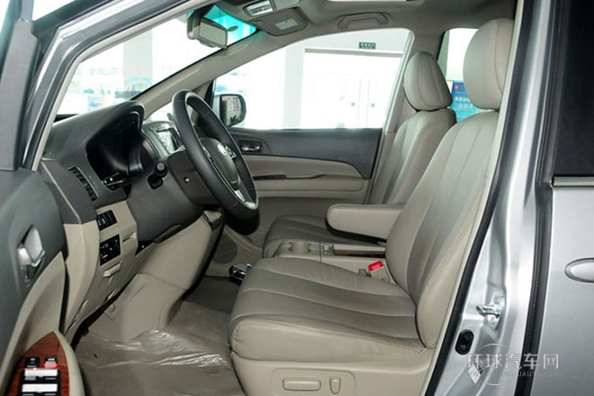 2013款 2.4L 手動尊貴型