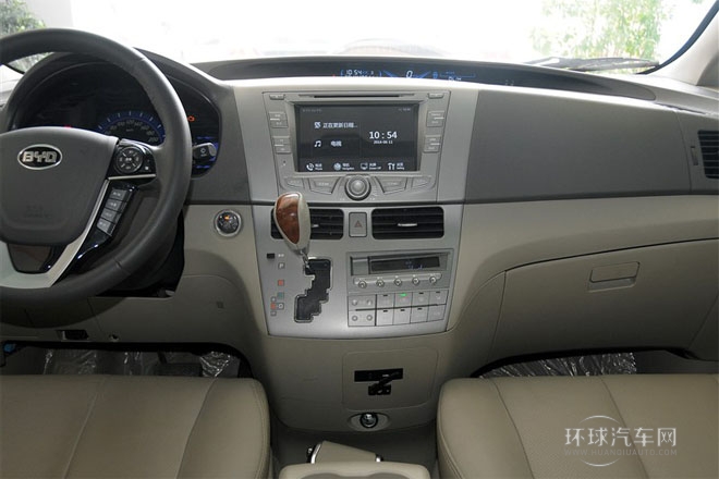 2013款 2.4L 自動尊貴型