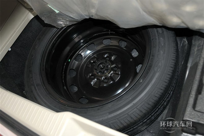 2013款 2.4L 自動尊貴型