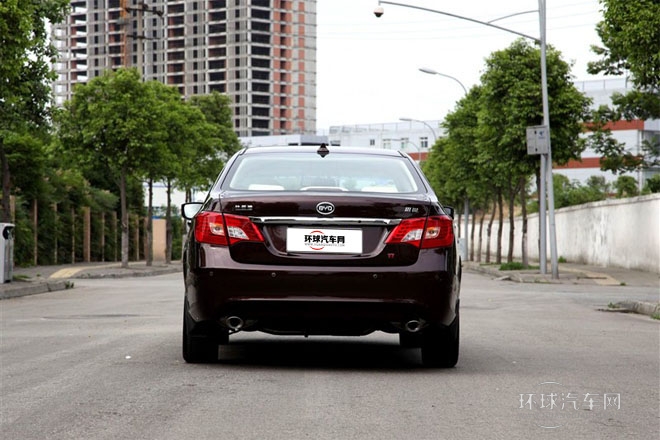 2013款 1.5TI 手動尊貴型