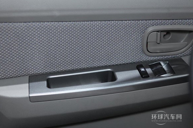 2011款 1.3L基本型