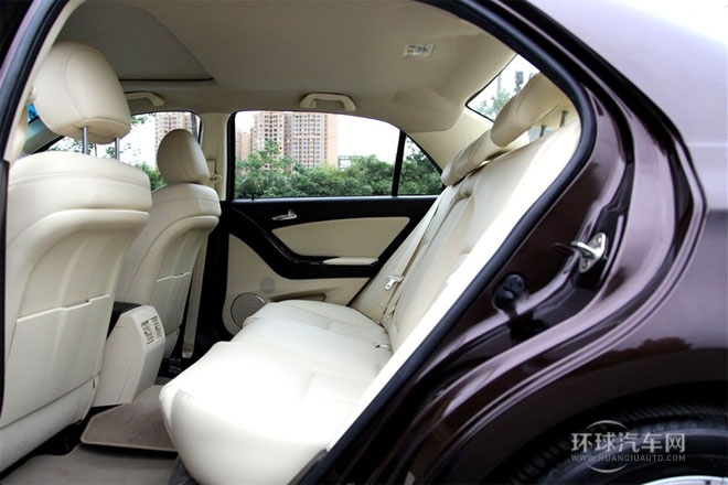 2013款 1.5TI 手動尊貴型