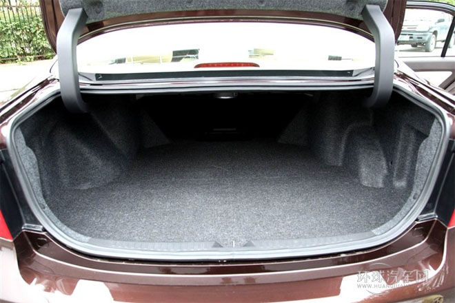 2013款 1.5TI 手動尊貴型