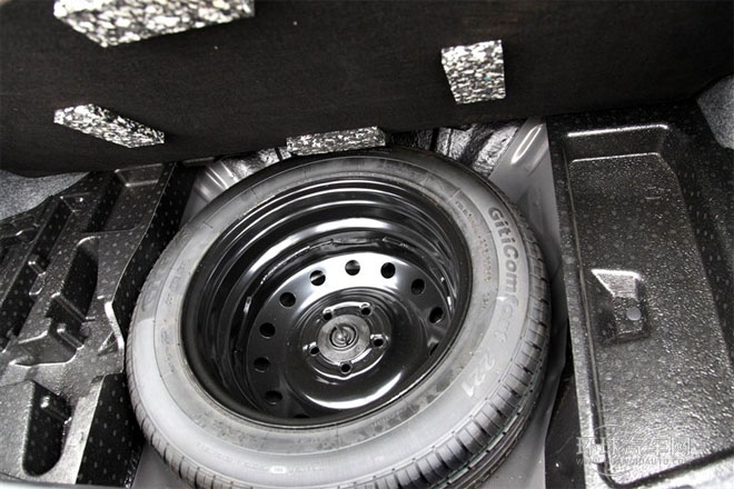 2013款 1.5TI 手動尊貴型