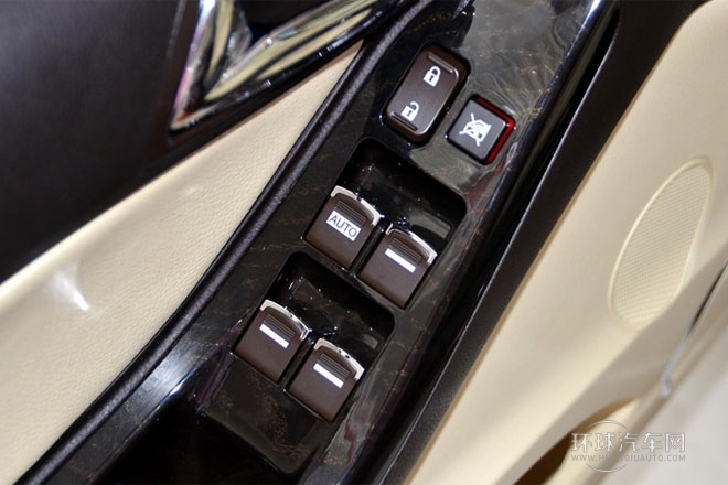 2013款 1.5TI 手動(dòng)尊享型