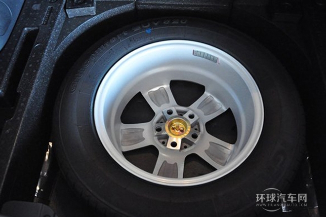 2012款 發(fā)現(xiàn)版 1.8L 豪華型