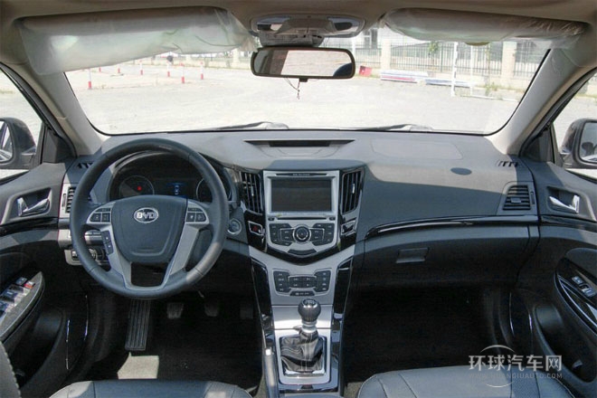 2014款 1.5TI 手動尊貴型