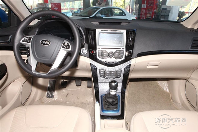 2013款 1.5L 手動尊貴型