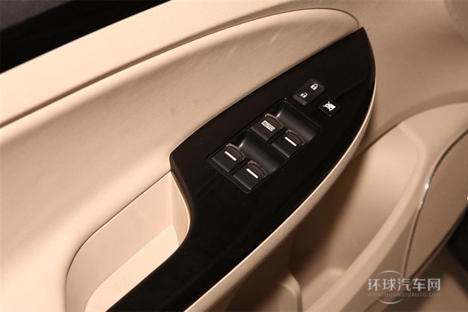 2013款 1.5L 手動尊貴型