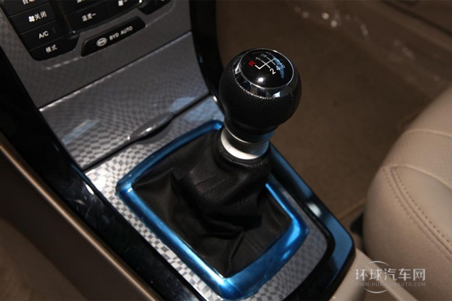 2013款 1.5TI 手動尊貴型