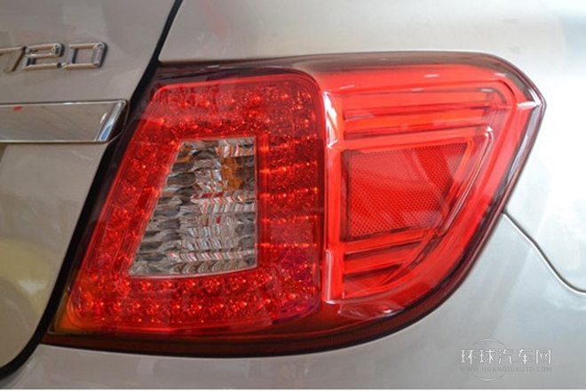 2013款 1.8L 豪華型EX