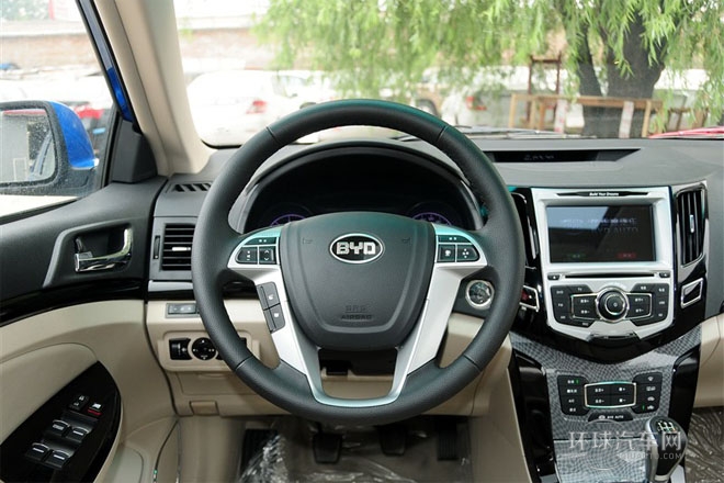 2012款 1.5L 手動(dòng)豪華型