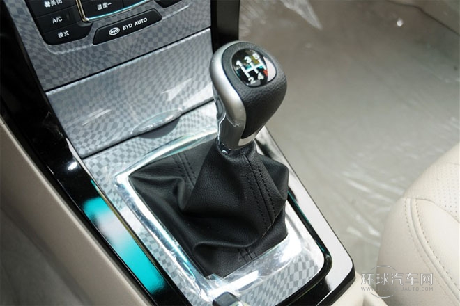 2012款 1.5L 手動(dòng)豪華型
