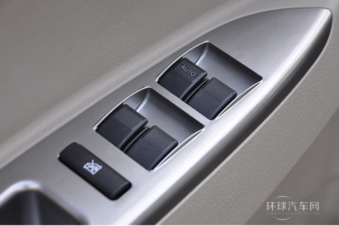 2014款 1.3L 手動豪華型