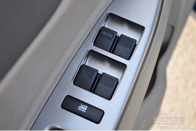 2014款 1.5L 手動標準型