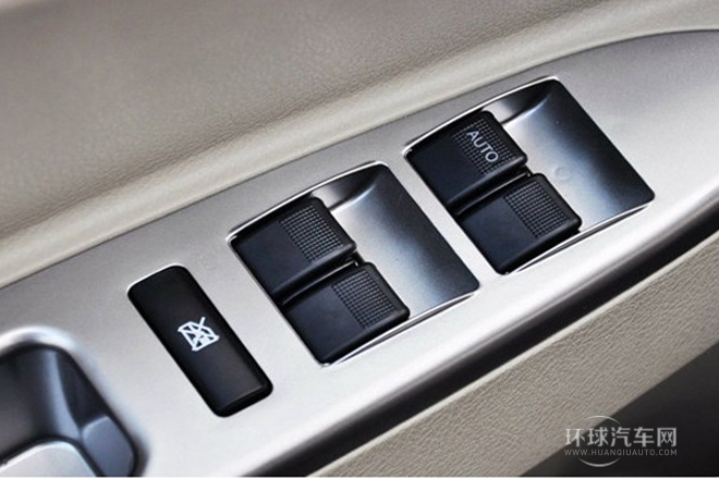 2014款 1.5L 手動(dòng)旗艦型