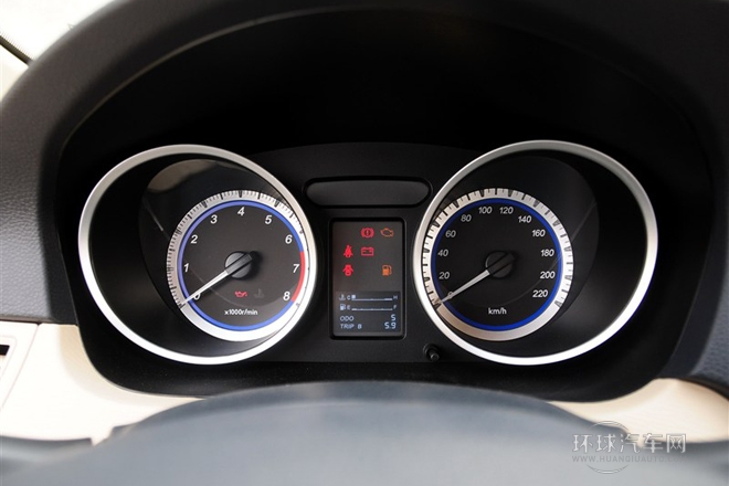 2013款 1.5L 手動(dòng)標(biāo)準(zhǔn)型CNG