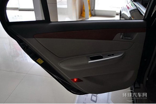 2012款 1.5L 手動(dòng)旗艦型