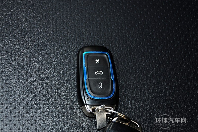 2014款 1.5L 手動(dòng)豪華型