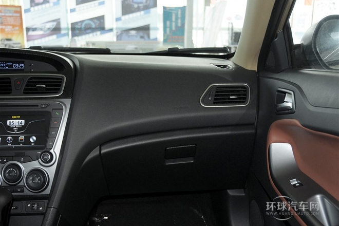 2014款 1.6L 自動尊貴型