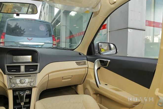 2014款 1.5L 手動舒適型