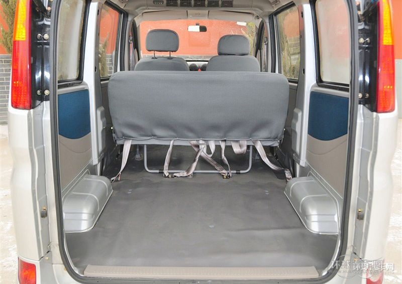 2010款 1.0L豪華型D10A