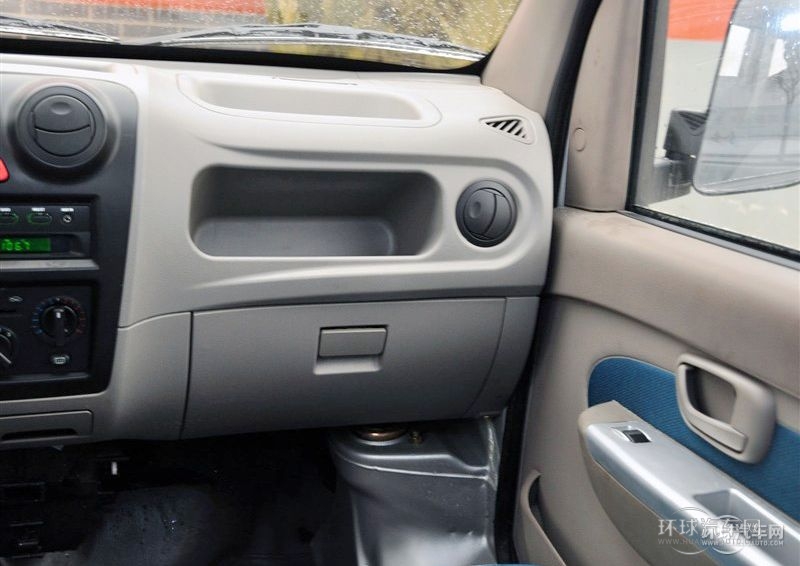 2010款 1.0L豪華型D10A