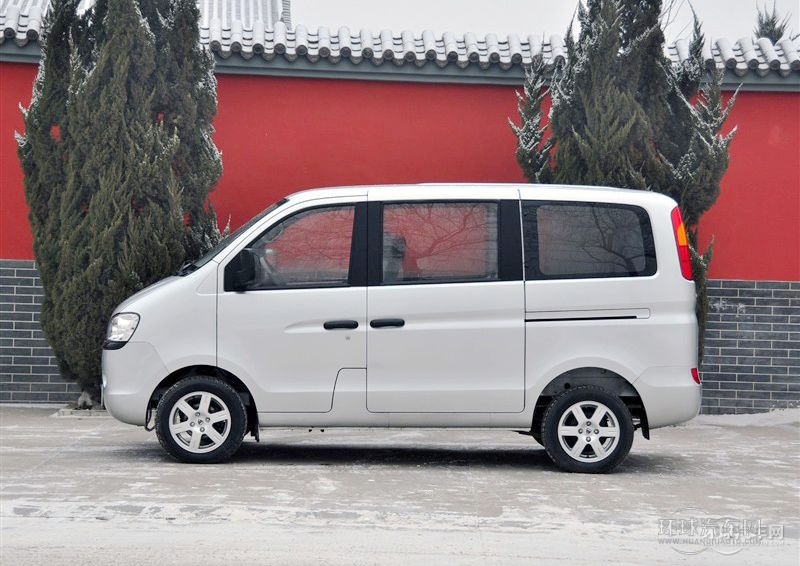 2010款 1.0L豪華型D10A