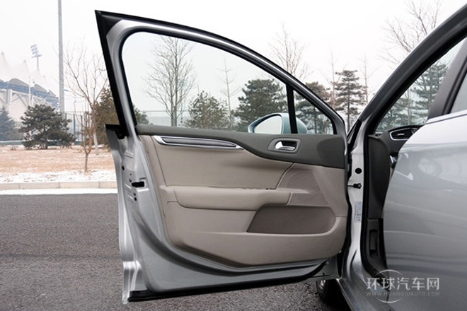 2013款 1.6L 手動勁智版