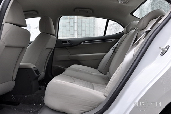 2013款 1.6L 手動(dòng)勁享版