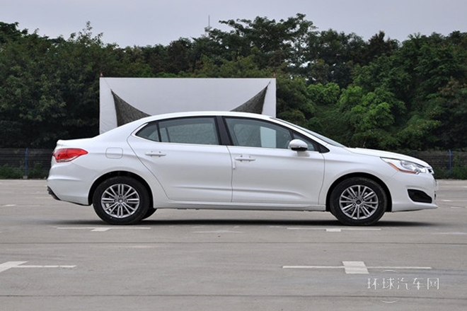 2013款 1.6L 手動(dòng)勁享版