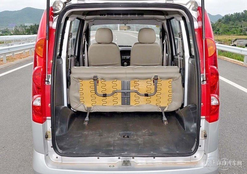 2011款 1.5L尊貴型 國III