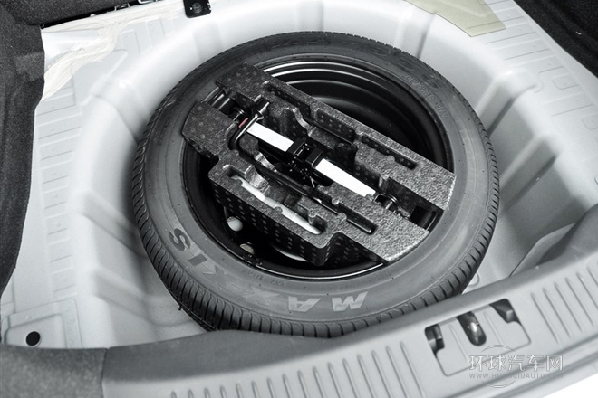 2012款 1.5L 自動(dòng)領(lǐng)航版